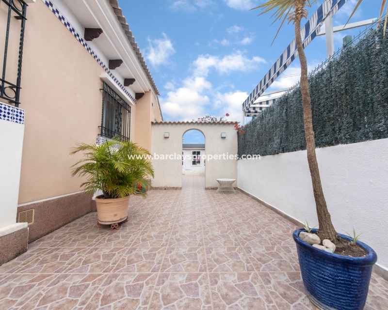 Wederverkoop - Vrijstaande Villa - Urb. La Marina