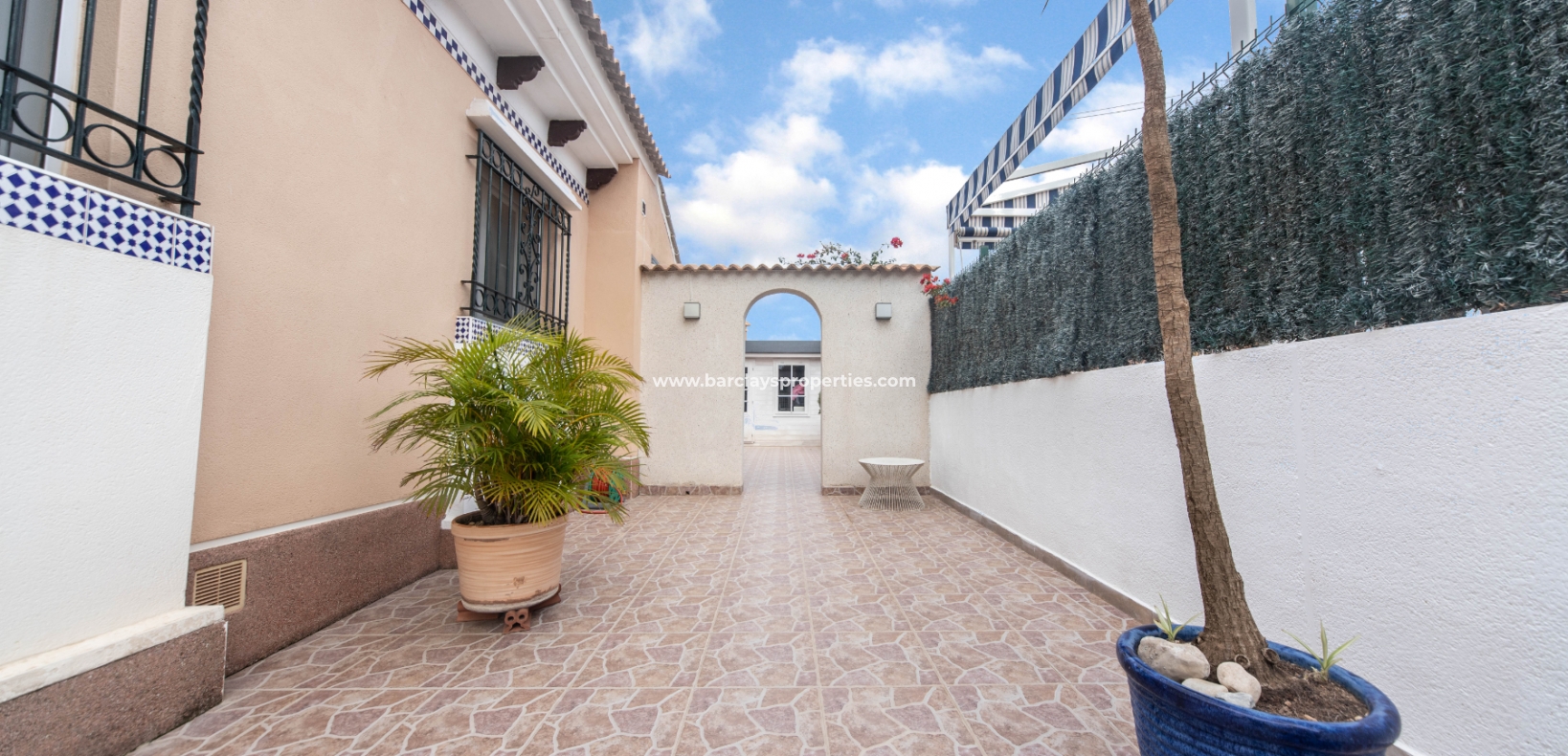 Wederverkoop - Vrijstaande Villa - Urb. La Marina