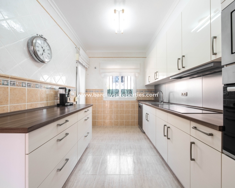 Wederverkoop - Vrijstaande Villa - Urb. La Marina