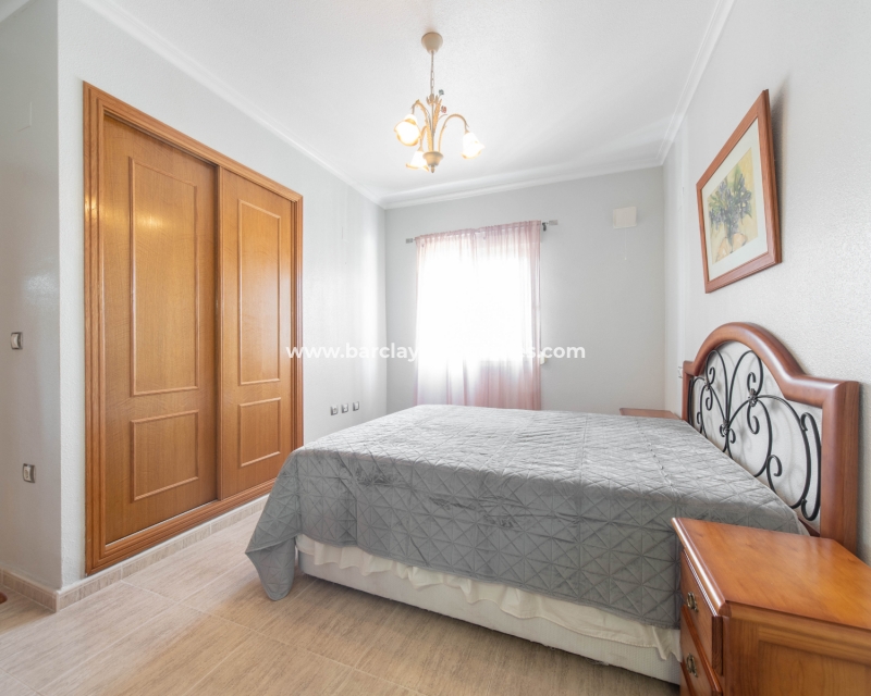 Wederverkoop - Vrijstaande Villa - Urb. La Marina