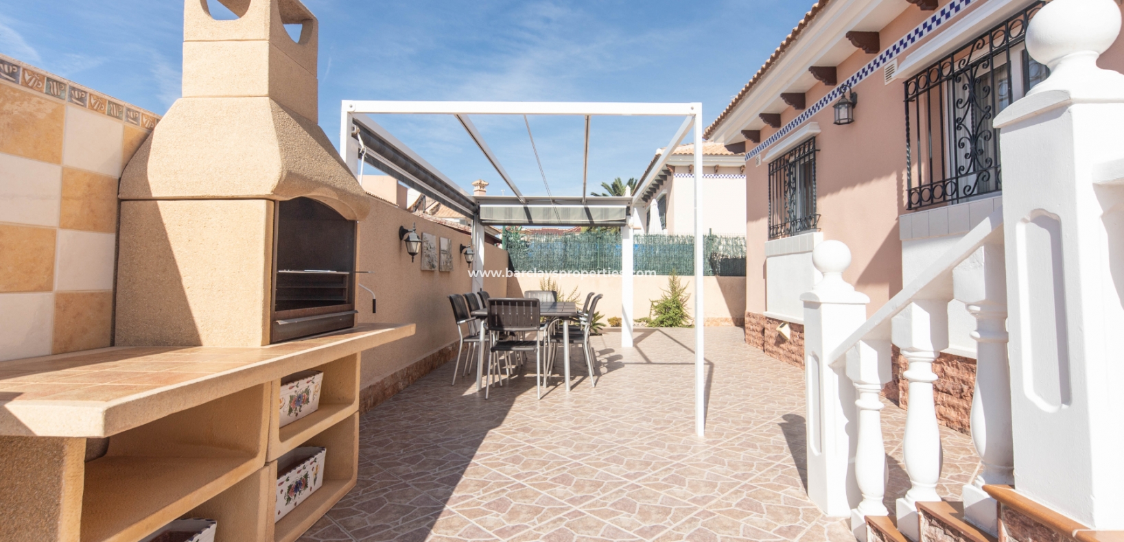 Wederverkoop - Vrijstaande Villa - Urb. La Marina