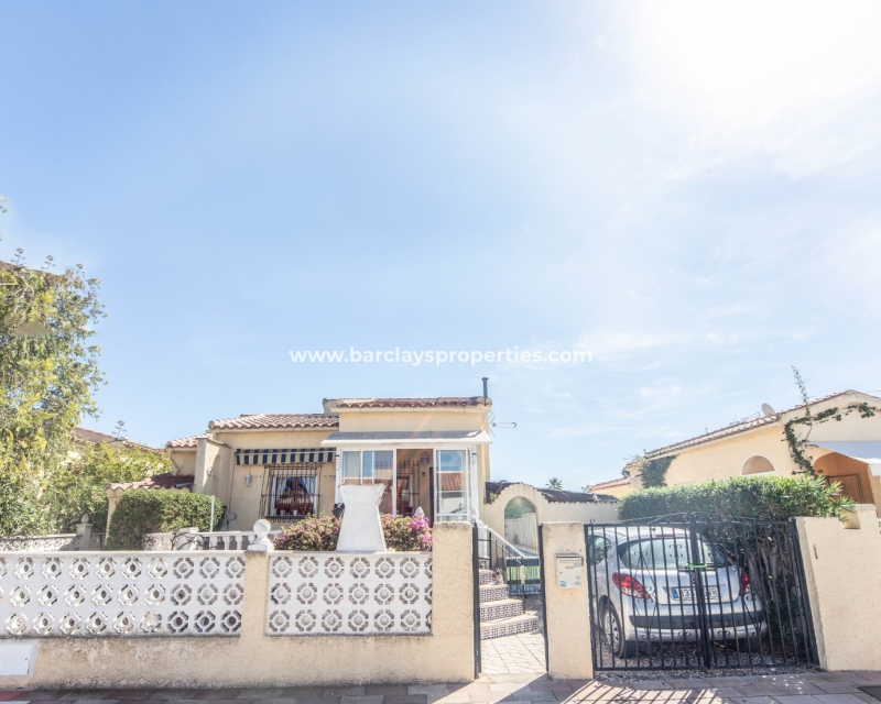 Wederverkoop - Vrijstaande Villa - Urb. La Marina