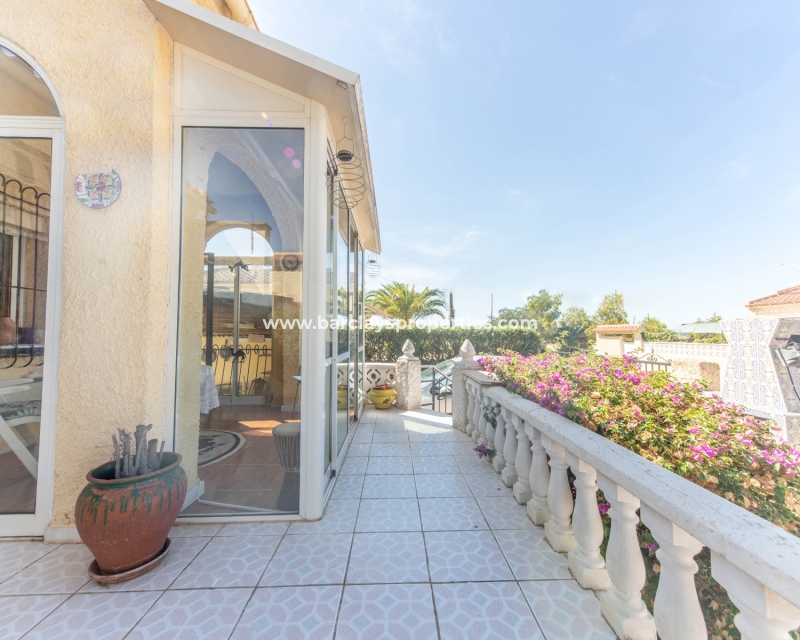 Wederverkoop - Vrijstaande Villa - Urb. La Marina