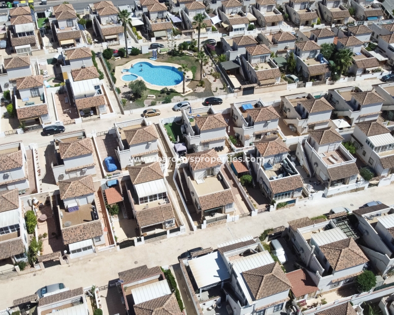 Wederverkoop - Vrijstaande Villa - Urb. La Marina