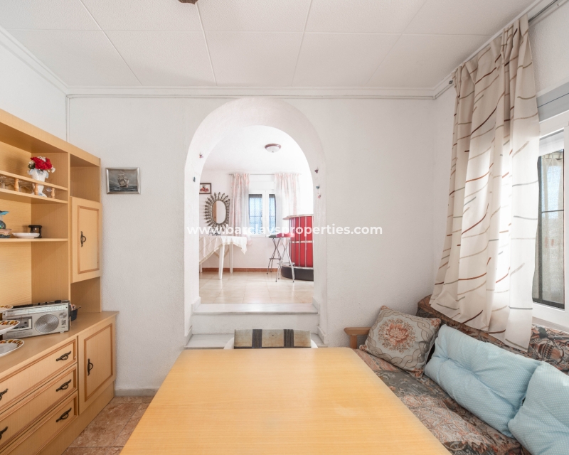 Wederverkoop - Vrijstaande Villa - Urb. La Marina