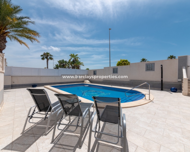 Wederverkoop - Vrijstaande Villa - Urb. La Marina