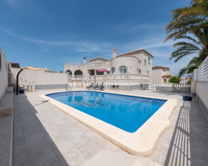 Wederverkoop - Vrijstaande Villa - Urb. La Marina