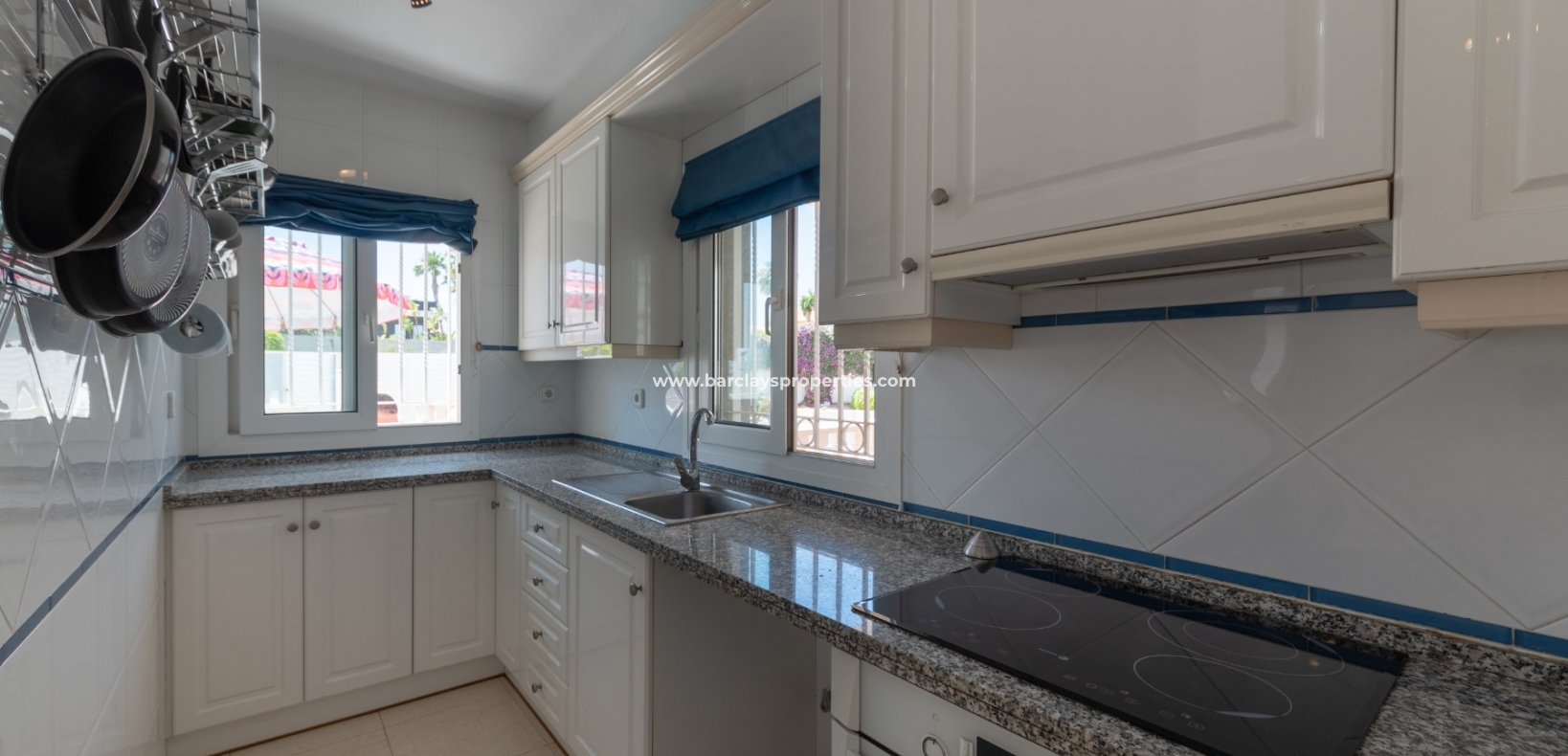 Wederverkoop - Vrijstaande Villa - Urb. La Marina