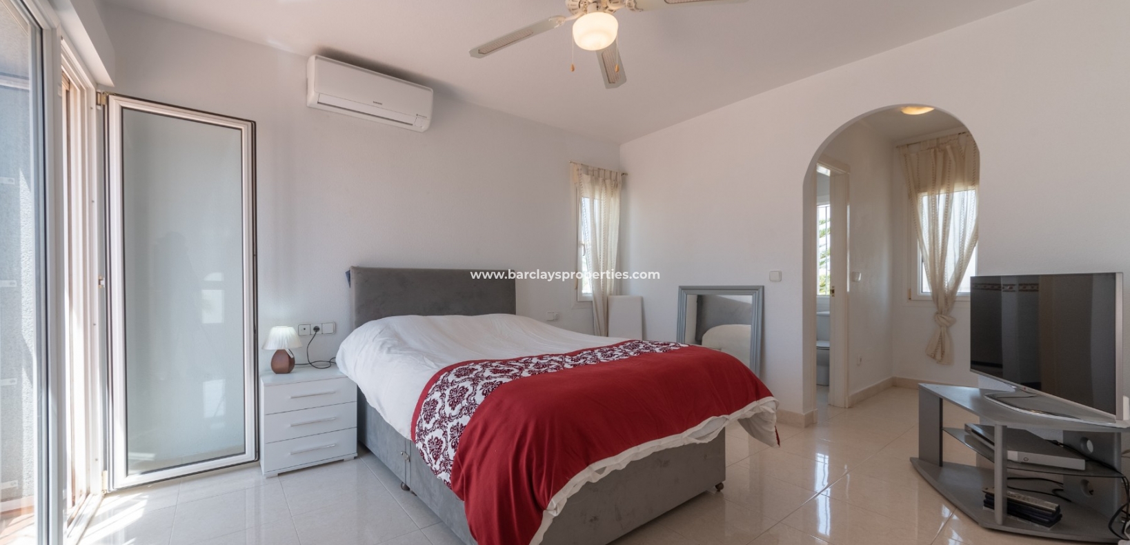 Wederverkoop - Vrijstaande Villa - Urb. La Marina