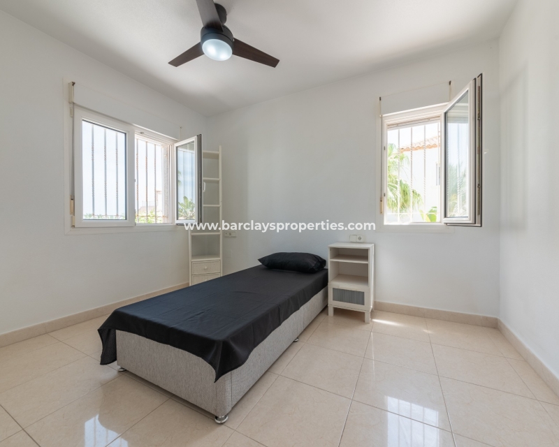 Wederverkoop - Vrijstaande Villa - Urb. La Marina