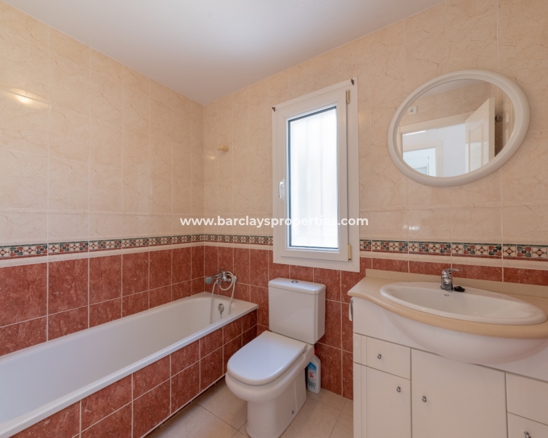 Wederverkoop - Vrijstaande Villa - Urb. La Marina