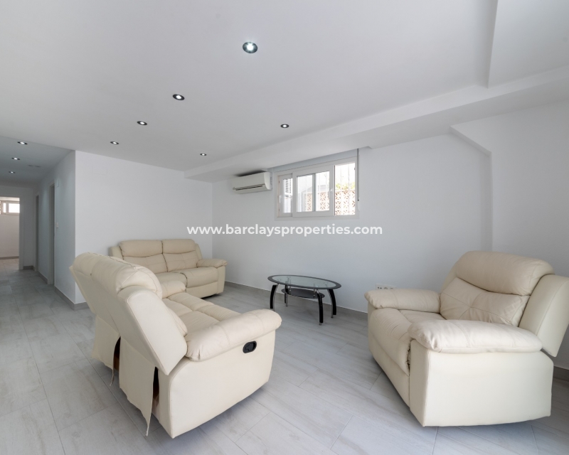 Wederverkoop - Vrijstaande Villa - Urb. La Marina