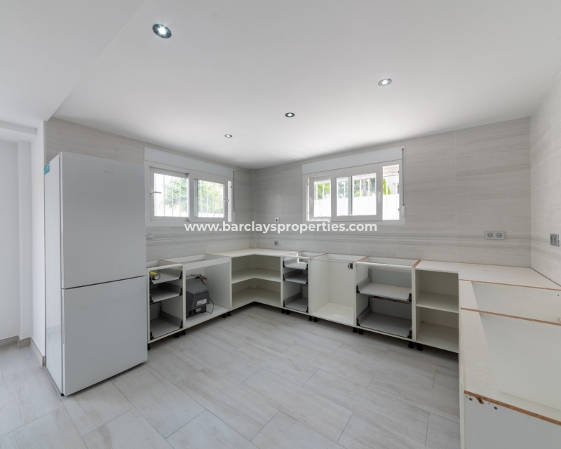 Wederverkoop - Vrijstaande Villa - Urb. La Marina