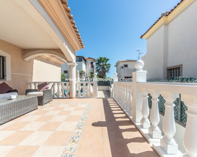 Wederverkoop - Vrijstaande Villa - Urb. La Marina