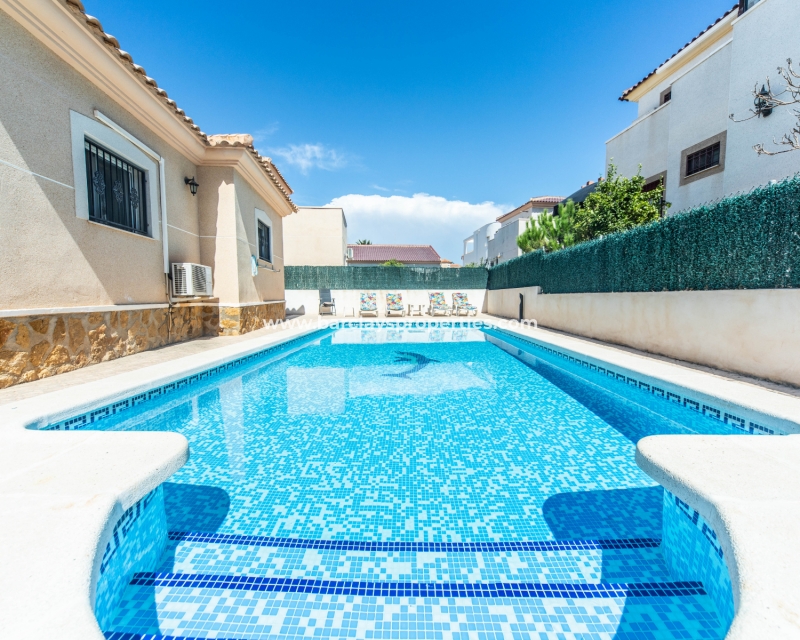 Wederverkoop - Vrijstaande Villa - Urb. La Marina