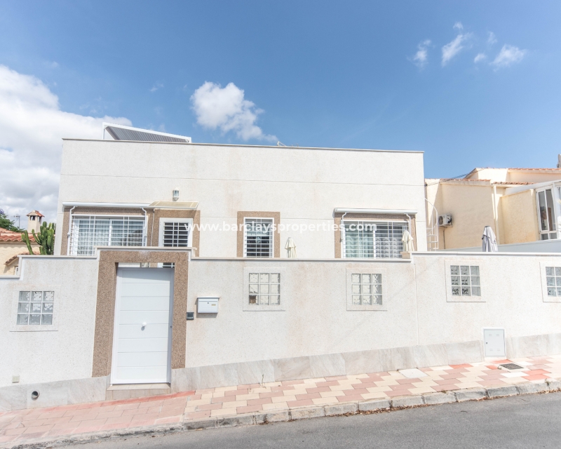 Wederverkoop - Vrijstaande Villa - Urb. La Marina