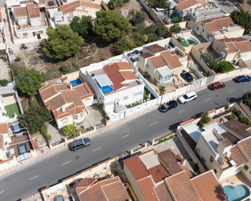 Wederverkoop - Vrijstaande Villa - Urb. La Marina