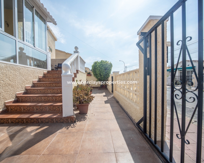 Wederverkoop - Vrijstaande Villa - Urb. La Marina