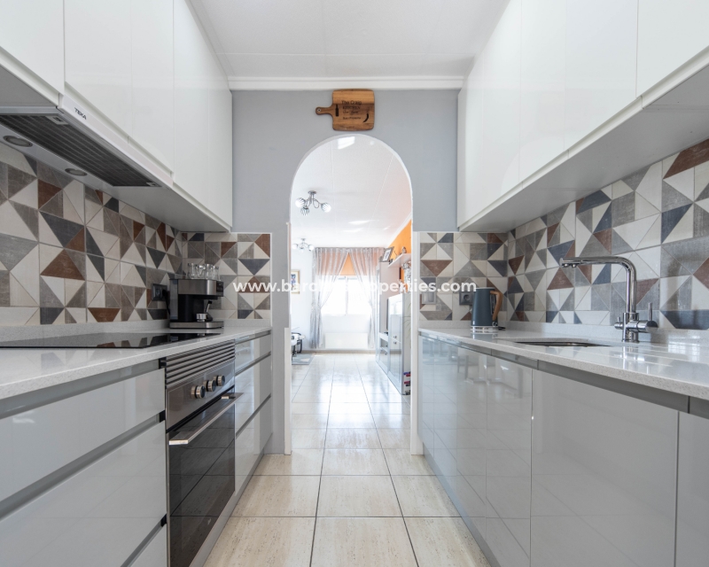 Wederverkoop - Vrijstaande Villa - Urb. La Marina