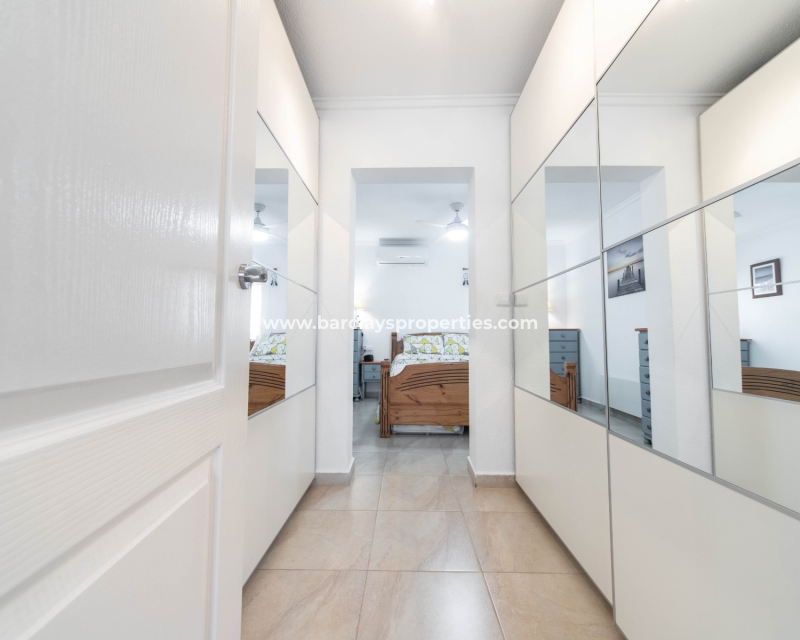 Wederverkoop - Vrijstaande Villa - Urb. La Marina