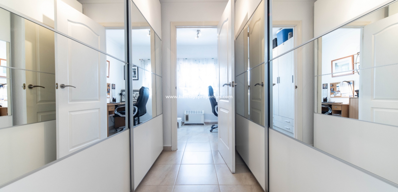 Wederverkoop - Vrijstaande Villa - Urb. La Marina