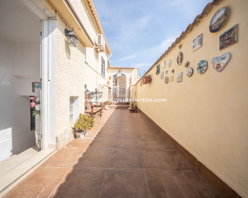 Wederverkoop - Vrijstaande Villa - Urb. La Marina