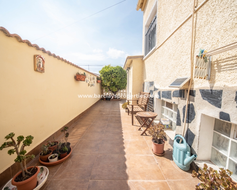 Wederverkoop - Vrijstaande Villa - Urb. La Marina