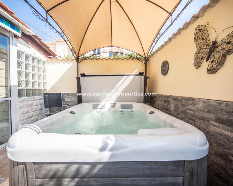 Wederverkoop - Vrijstaande Villa - Urb. La Marina