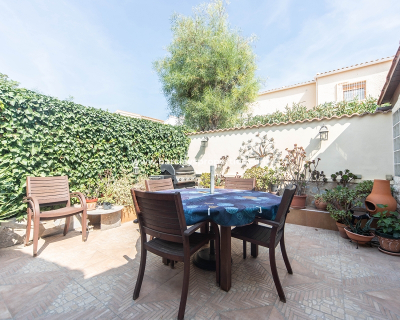 Wederverkoop - Vrijstaande Villa - Urb. La Marina