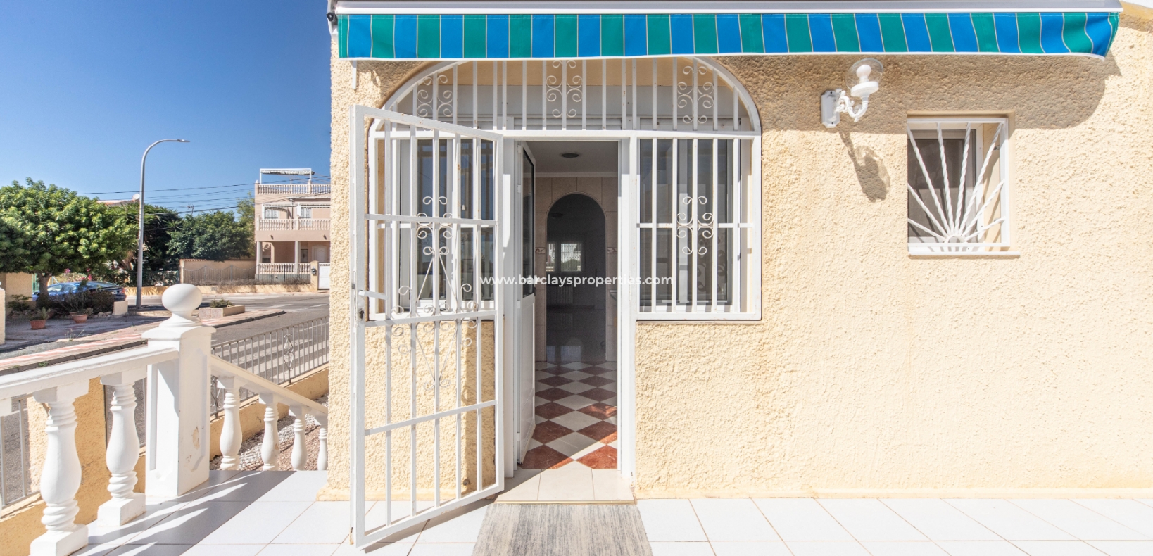 Wederverkoop - Vrijstaande Villa - Urb. La Marina