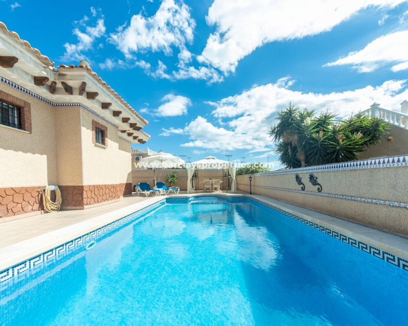 Wederverkoop - Vrijstaande Villa - Urb. La Marina