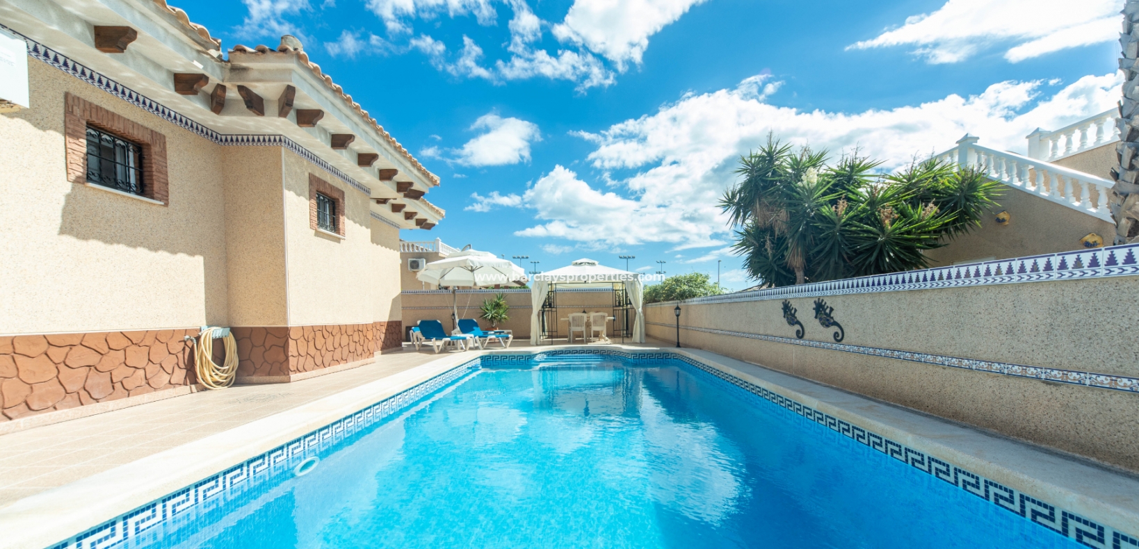 Wederverkoop - Vrijstaande Villa - Urb. La Marina