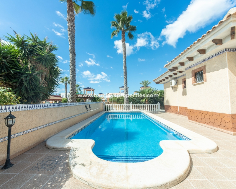 Wederverkoop - Vrijstaande Villa - Urb. La Marina