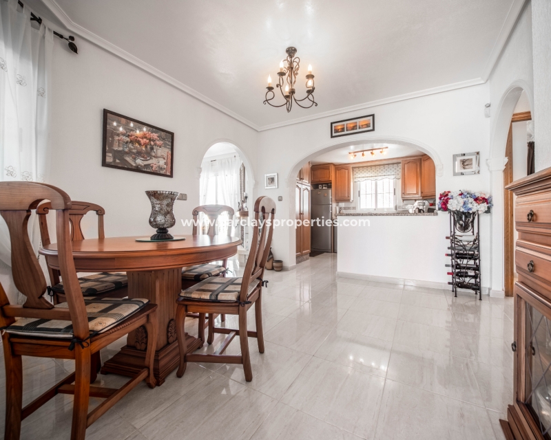 Wederverkoop - Vrijstaande Villa - Urb. La Marina