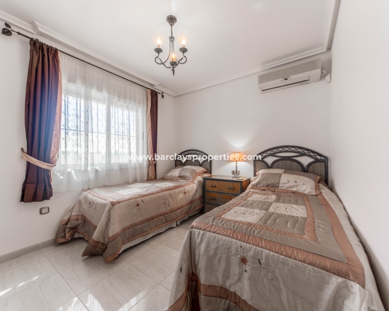 Wederverkoop - Vrijstaande Villa - Urb. La Marina