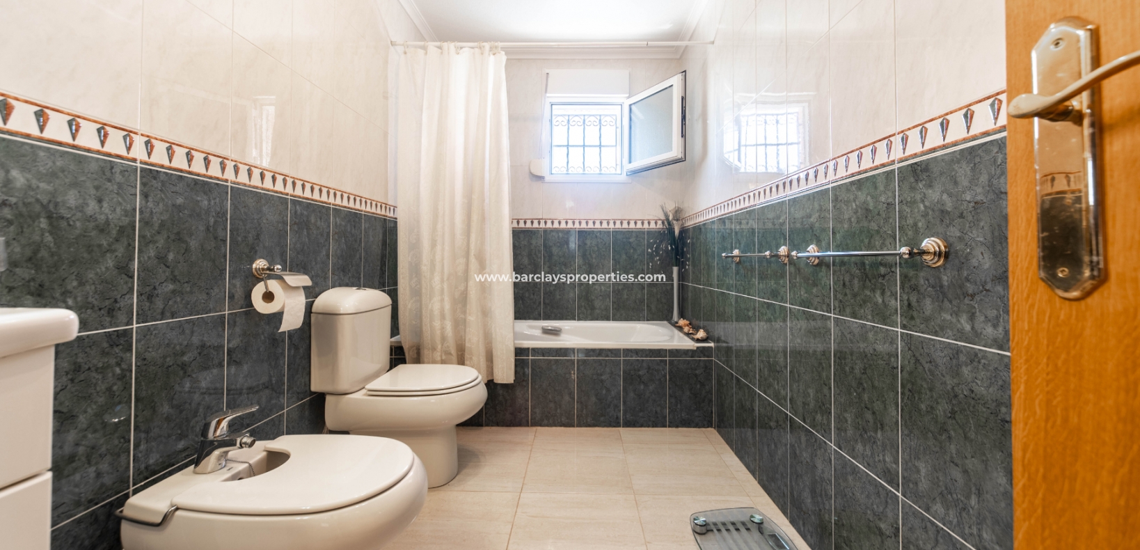 Wederverkoop - Vrijstaande Villa - Urb. La Marina