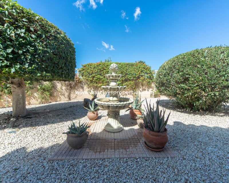 Wederverkoop - Vrijstaande Villa - Urb. La Marina