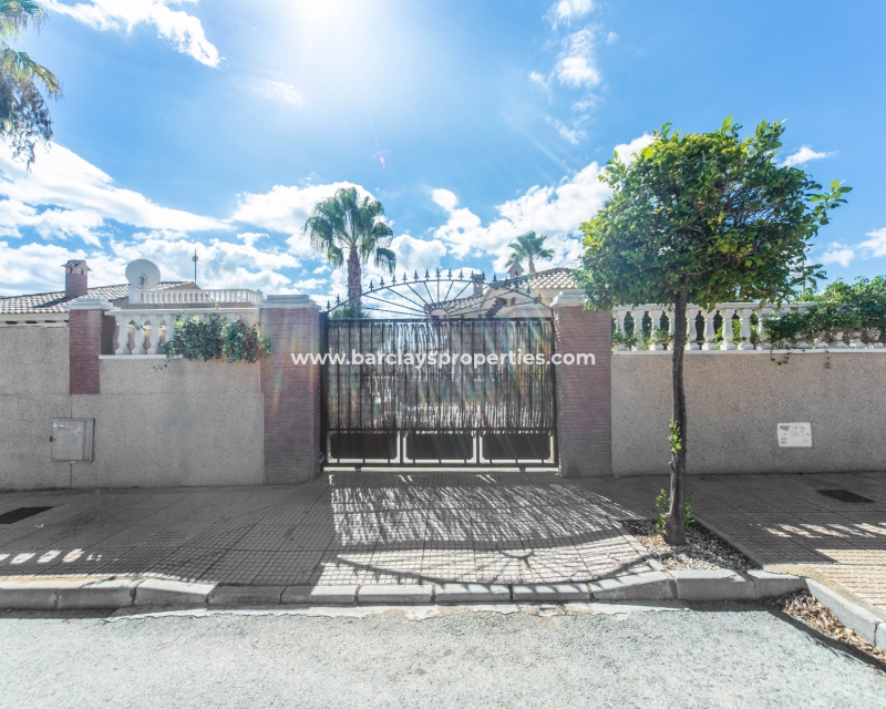 Wederverkoop - Vrijstaande Villa - Urb. La Marina