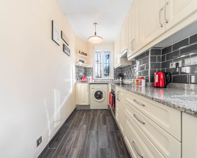 Wederverkoop - Vrijstaande Villa - Urb. La Marina