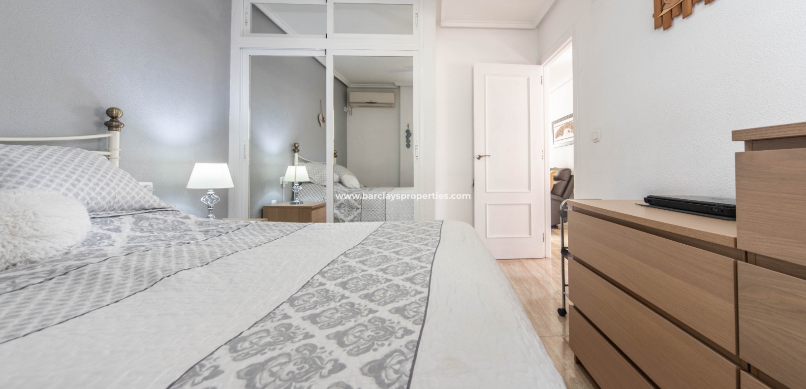 Wederverkoop - Vrijstaande Villa - Urb. La Marina