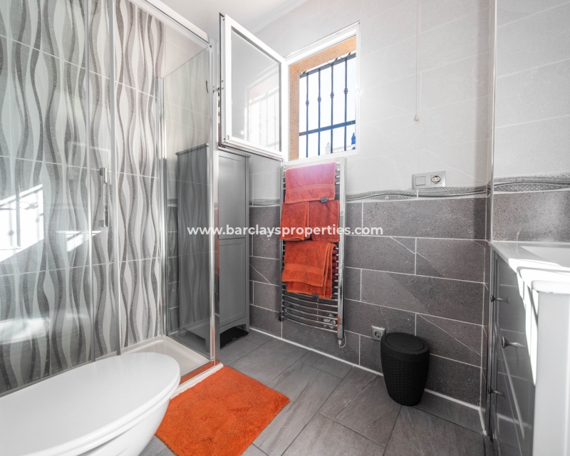 Wederverkoop - Vrijstaande Villa - Urb. La Marina