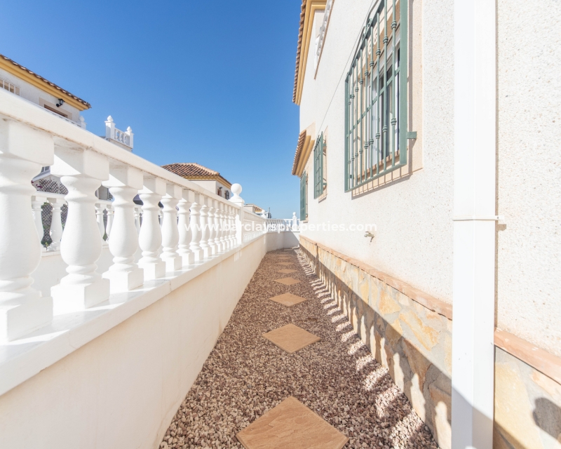 Wederverkoop - Vrijstaande Villa - Urb. La Marina