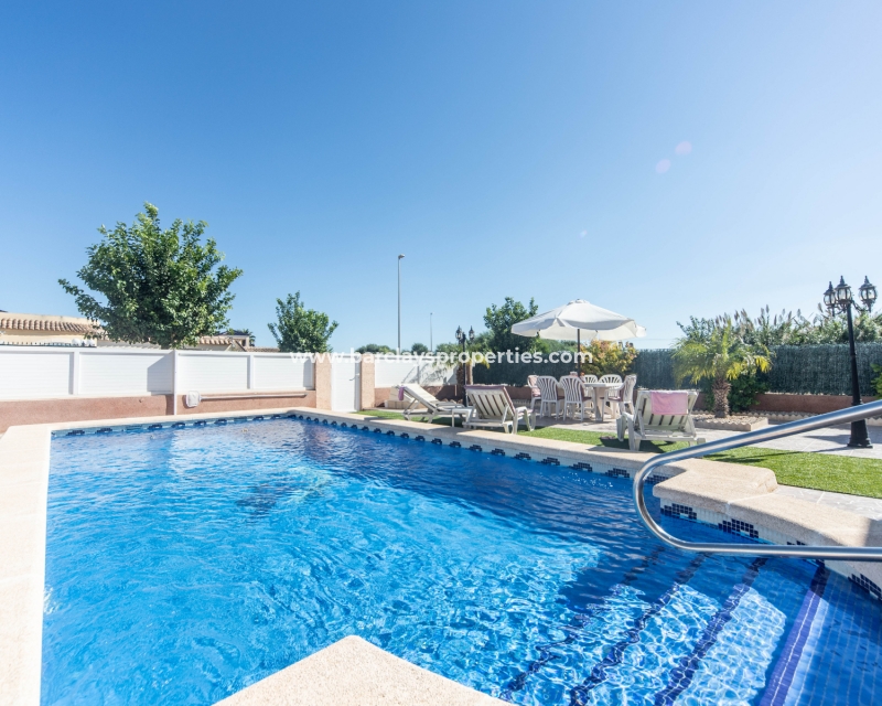 Wederverkoop - Vrijstaande Villa - Urb. La Marina