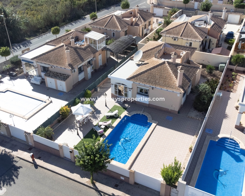 Wederverkoop - Vrijstaande Villa - Urb. La Marina