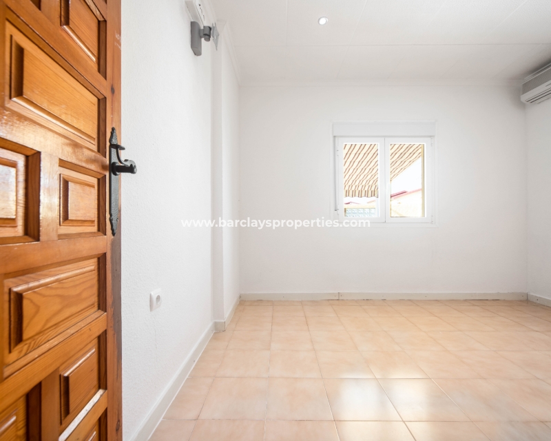 Wederverkoop - Vrijstaande Villa - Urb. La Marina