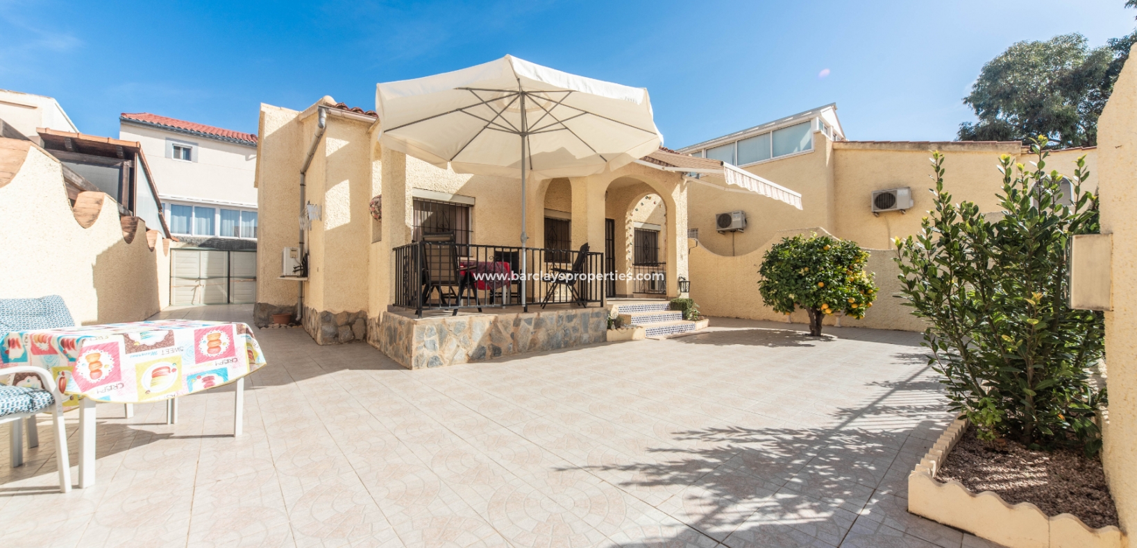 Wederverkoop - Vrijstaande Villa - Urb. La Marina