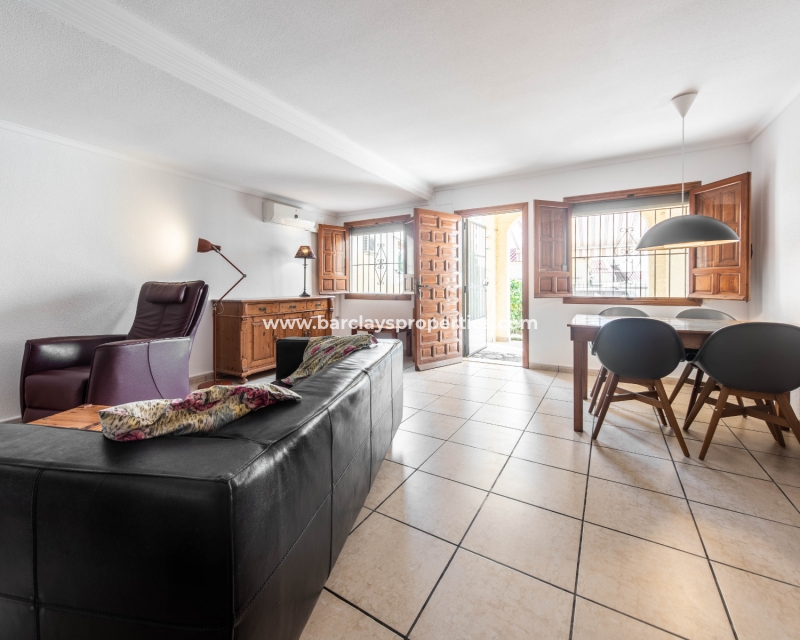 Wederverkoop - Vrijstaande Villa - Urb. La Marina