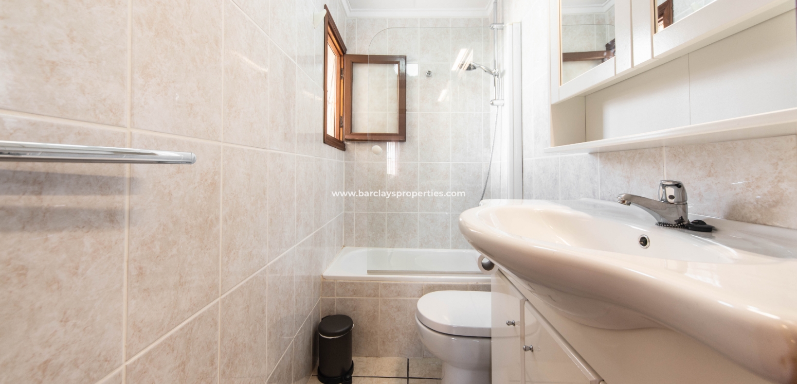 Wederverkoop - Vrijstaande Villa - Urb. La Marina