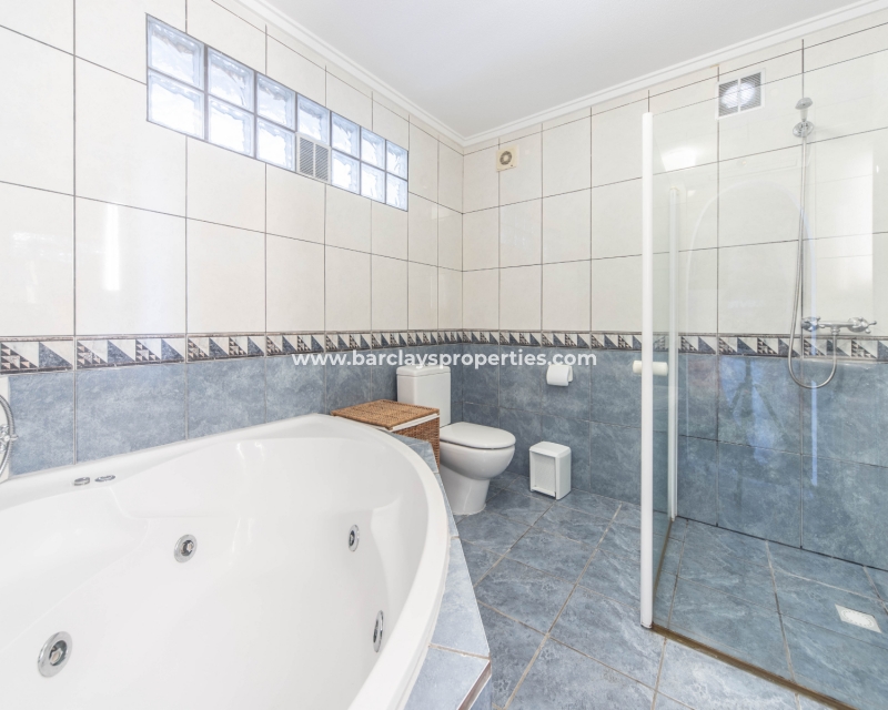 Wederverkoop - Vrijstaande Villa - Urb. La Marina