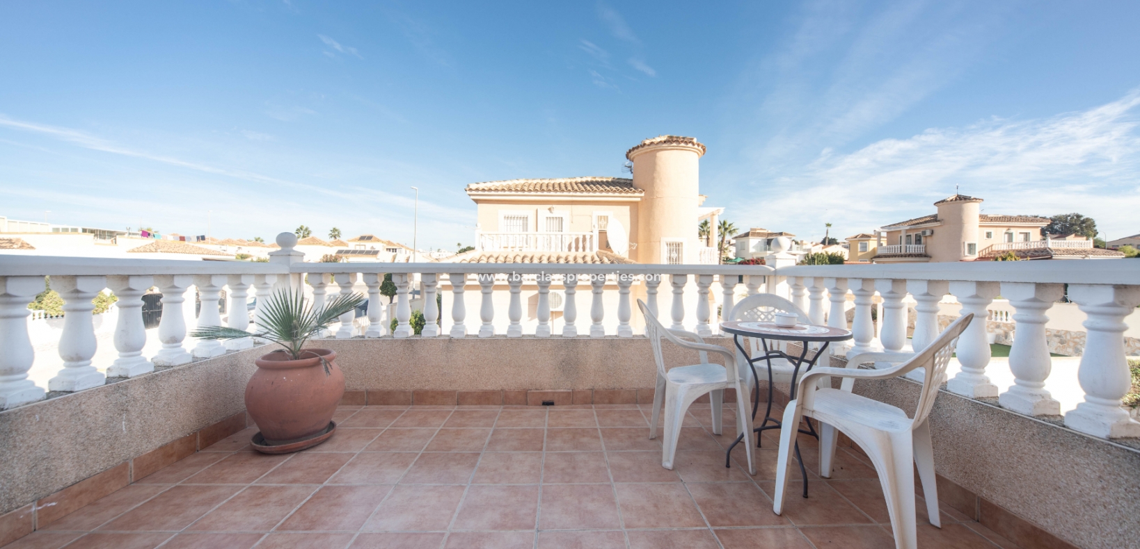 Wederverkoop - Vrijstaande Villa - Urb. La Marina